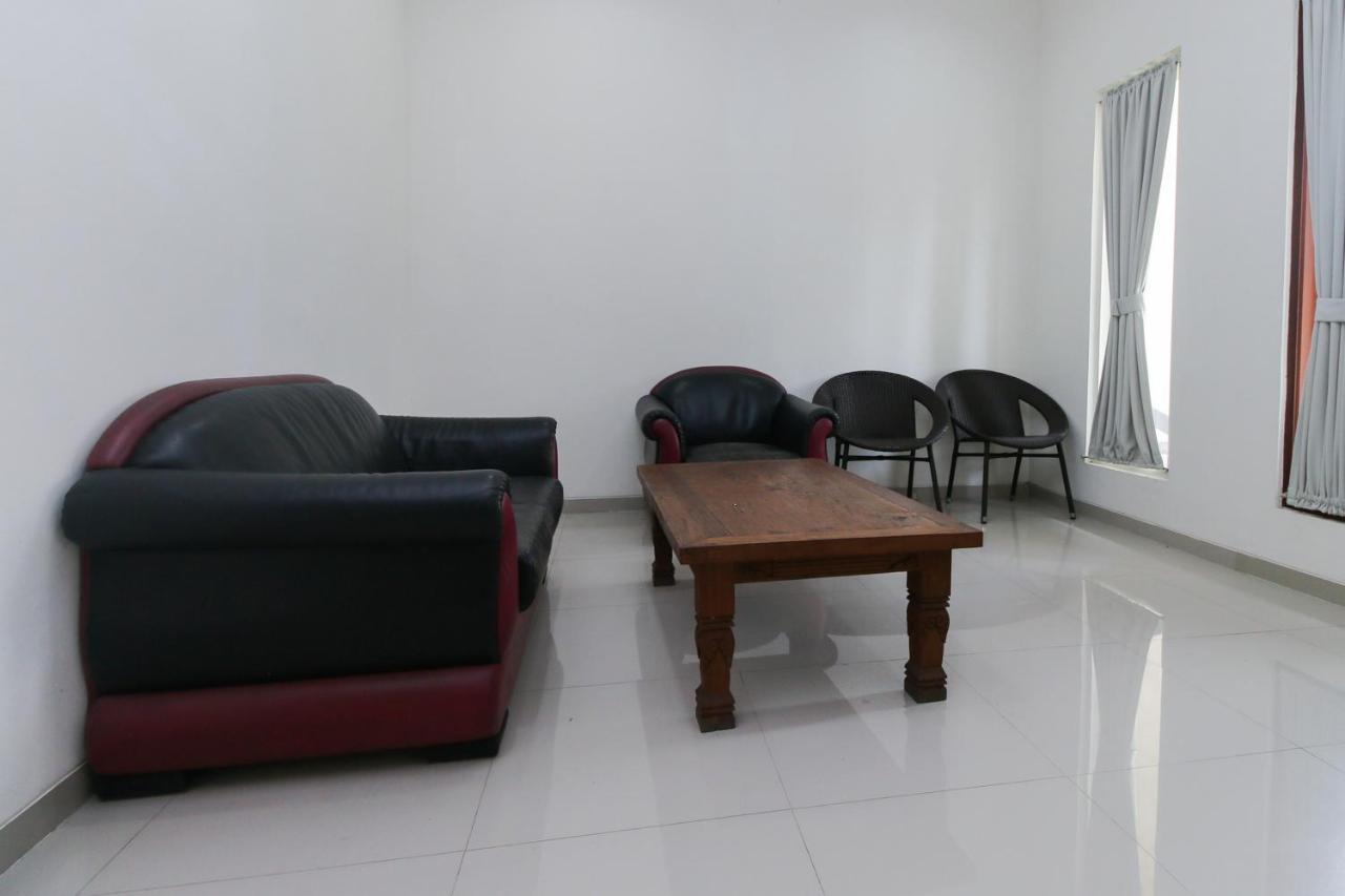Reddoorz Plus At Panorama Villas Batu Batu  Eksteriør billede