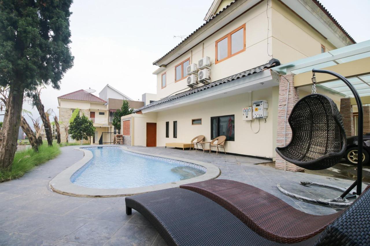 Reddoorz Plus At Panorama Villas Batu Batu  Eksteriør billede